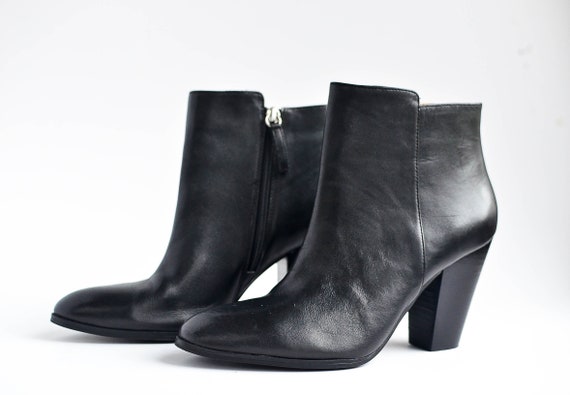 Vintage Black Leather Ankle Boots Women 8 / chunky