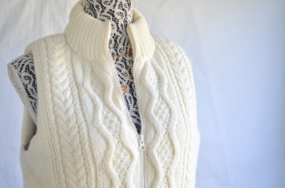 White Cable Knit Vest / Vintage Cable Knit Puffer