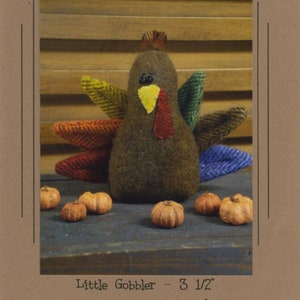 Little Gobbler *Pin Keep Pattern*  By: Jennifer Clemen - Cottonwood Creations