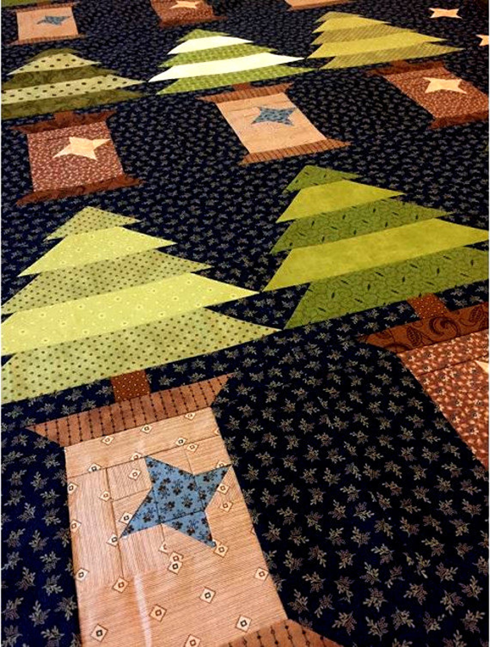 NOBLE SPOOLS A Scrappy Christmas Tree Quilt Pattern By Karen Etsy