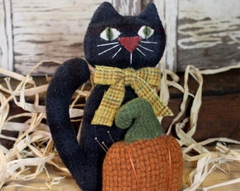 Pumpkin Kitty *Pincushion Sewing Pattern* By: Jennifer Clemen - Cottonwood Creations