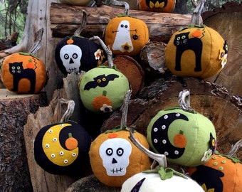 Eek! Spooks! Stuffed Pumpkins *Includes Woolfelt & Pattern* From: Bareroots