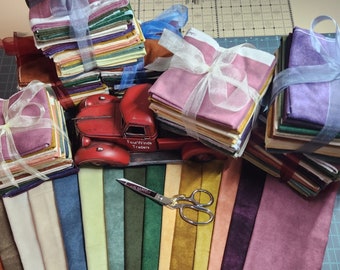Woolies Flannel - Mixed Solids *Fat Quarter Bundle - 16 Pieces* By: Bonnie Sullivan & Maywood Studio