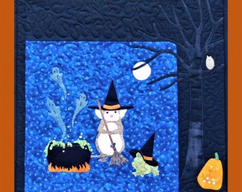 Eeek! A Mouse! *Halloween Applique Pattern* From: Trouble & Boo Designs