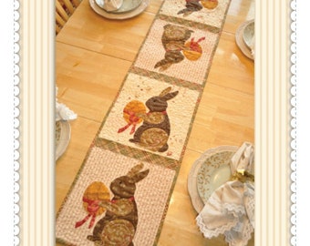 The Vintage Series: April Table Runner *Applique Sewing Pattern* By Jennifer Bosworth - Shabby Fabrics