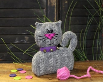 Here Kitty *Pincushion Sewing Pattern* By: Jennifer Clemen - Cottonwood Creations