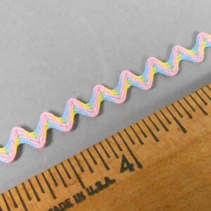 4 Yards Pink Multicolor Rick Rack Rainbow Ric Rac Trim Vintage Home-Sew Bethlehem PA Destash