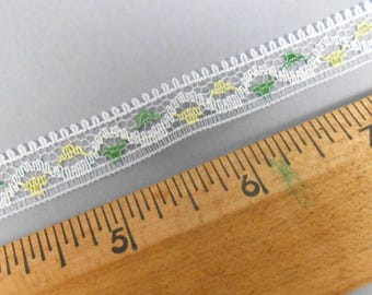 4 Yards Green, Yellow, and White Lace Trim Vintage Home-Sew Bethlehem PA Trims Destash