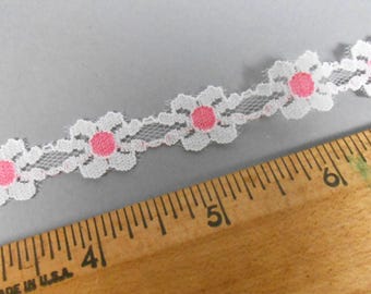 4 Yards Pink and White Flower Lace Trim Vintage Home-Sew Bethlehem PA Trims Destash
