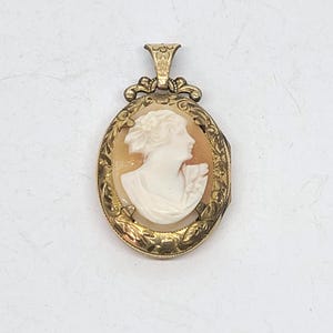 Antique Locket Cameo Pendant Gold Filled Oval