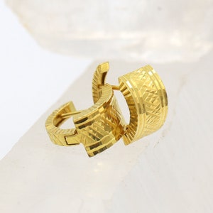 Vintage Gold Hoops / 22k Gold Huggie Earrings - DK487