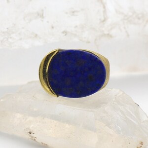 Modernist Lapis Lazuli Ring set in Heavy 14k Yellow Gold Mounting - TH133