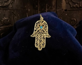 Colgante vintage de oro amarillo de 14k con Hamsa y turquesa / Colgante de la Mano de Fátima de los años 60-80