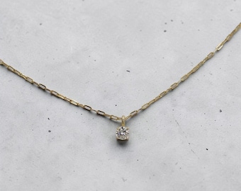 Collar solitario de diamante de cuatro puntas en oro amarillo de 14k con cadena / 0,29 ct K/Vs2