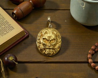 Colgante de león Art Nouveau de oro de 14 k
