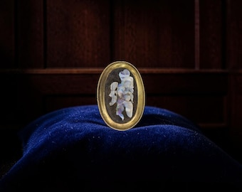 Anillo antiguo con camafeo de ópalo / Figura de guerrero tallada / Circa 1800 Oro amarillo de 14k