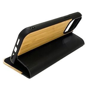Houten design flip case, iPhone 14 pro – Bamboe met zwart leer