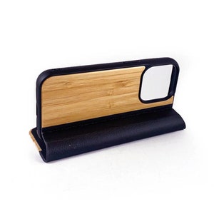 Houten design flip case, iPhone 15 Pro – Bamboe met zwart leer