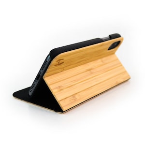 Houten design flip case, iPhone X / XS – Bamboe