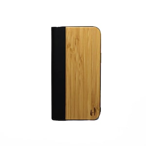 Holz-Design-Flip-Case, iPhone 12 pro max – Bambus mit schwarzem Leder