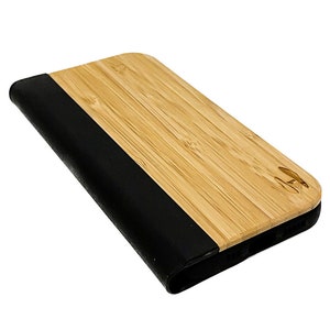 Houten design flip case, iPhone 13 pro max – Bamboe met zwart leer