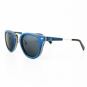 Hoentjen, wooden sunglasses - Glass beach