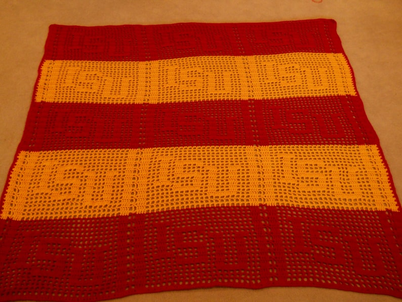 Personalized Initials AfghanBlanketThrow Crocheted Black /& Gold SchoolGraduationRetirementAnniversarySport TeamHouse WarmingEtc