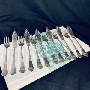 6 x Vintage Silver Plate Fish Knives & Forks Art Deco Pattern Continental