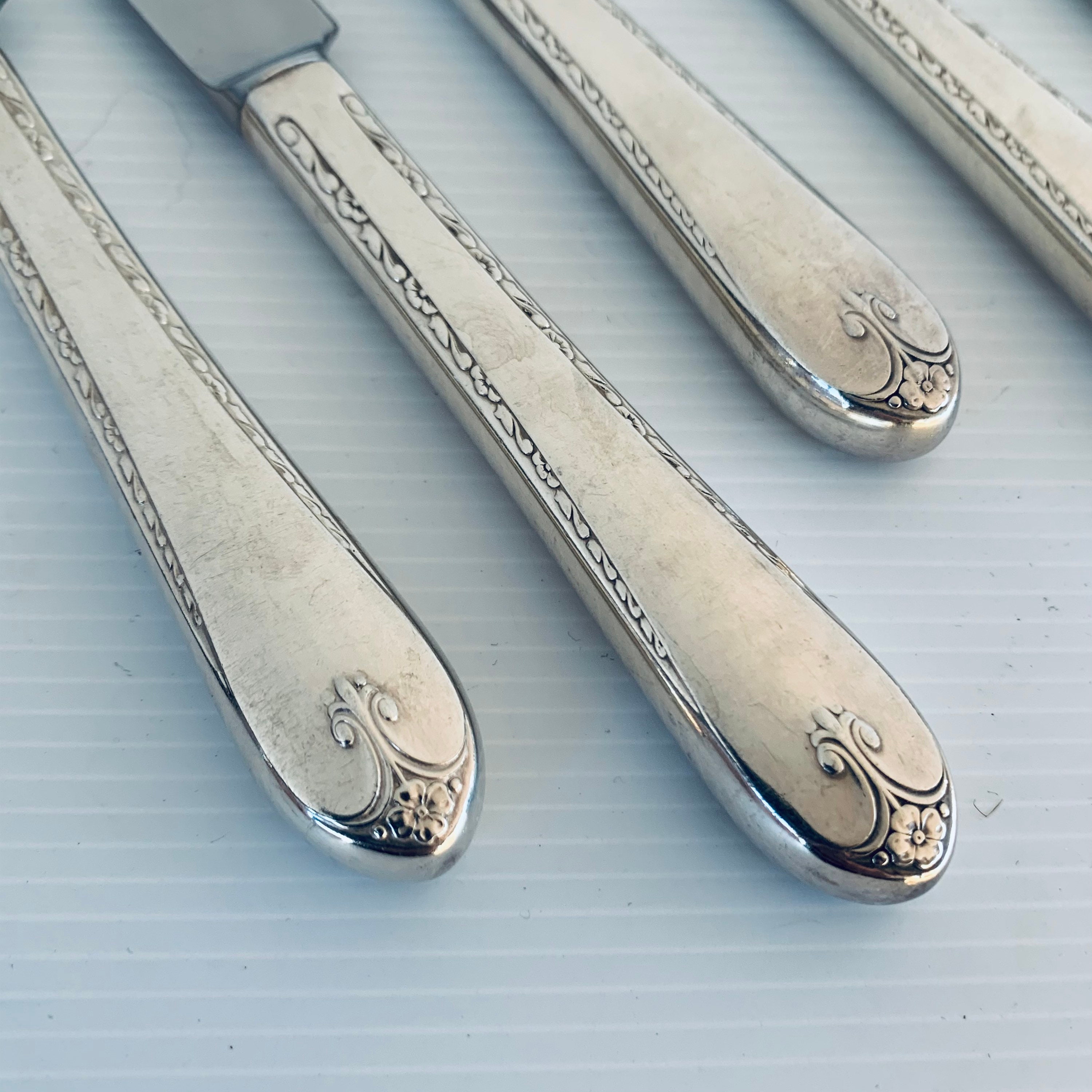 Vintage Silver Plate Stainless Steel Dinner Knives X 6 Rogers Exquisite
