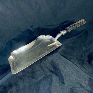 Antique English Silver Plate Crumb Scoop Antler Horn Handle Victorian Era