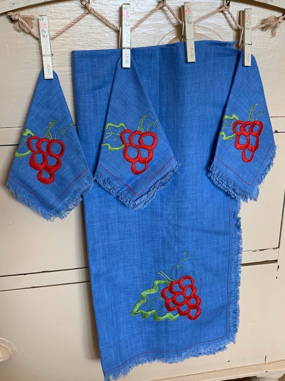 Vintage 1950s Hand Stitched Embroidery Grapes Tablecloth & 4 Etsy