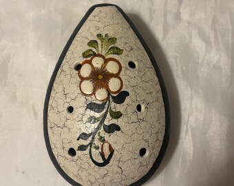 Vintage Peruvian Floral Ocarina Flute