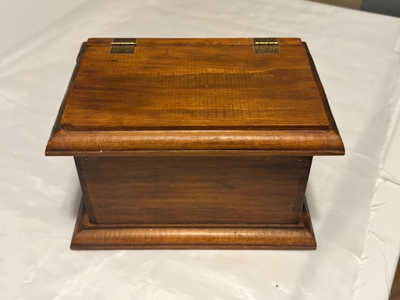 Vintage Oak Keepsake Jewelry Desk Storage Hinged Box