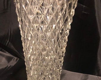 Vintage Indiana Glass Diamond Cut 8 Vase - Etsy