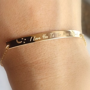 Pulsera de barra dorada &quot;Te amo hasta la luna y más allá&quot; - Mensaje grabado personalizado - Pulsera de barra personalizada