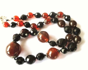 Art Deco Faceted DARK CHERRY AMBER & Round Bead Tested Bakelite Vintage Knotted Neckllace