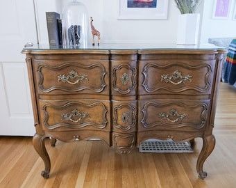 Vintage Baker Furniture French Provincial Walnut Commode / Serpentine Dresser with Brass Hardware