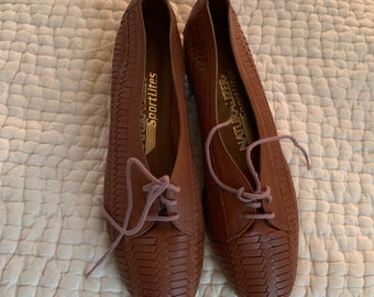 Vintage NIB 1980s Yellow Leather Star Cutout Perforated Flats Lace Up Shoes Vintage NIB 1980s Yellow Leather Star Cutout Perforated Flats Lace Up Shoes