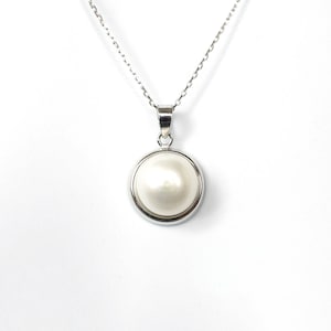Sterling Silver Plain Bezel Freshwater Pearl Necklace