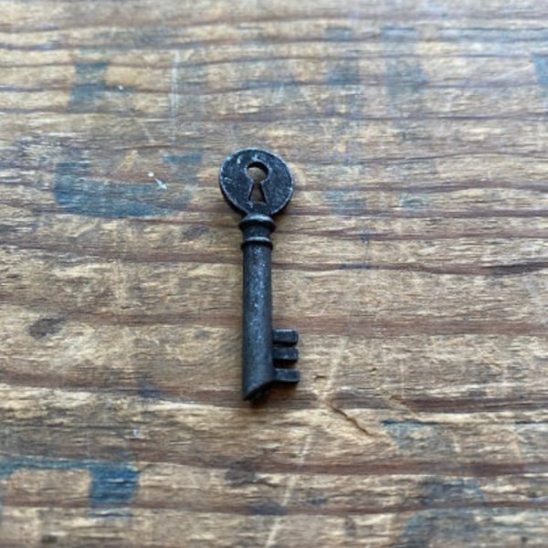 1-1/2"L Mini Key. Blackened Metal Skeleton Key w/Keyhole Opening. Single Key. Decorative Skeleton Key.