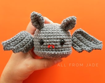 CROCHET PATTERN : Beatrice the Bat (English and French)