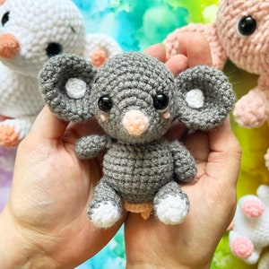 Crochet PATTERN: Sara the Mouse (English/French)