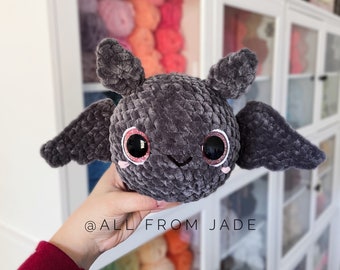 CROCHET PATTERN : Beatrice the Bat (English and French)