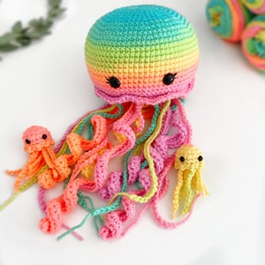 Crochet PATTERN NO SEWING required: Melinda and Joanna the Jellyfish Moms and their babies English/French image 5