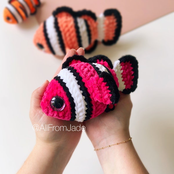 NO-SEW Crochet PATTERN: Clover the Clown Fish (English/French)