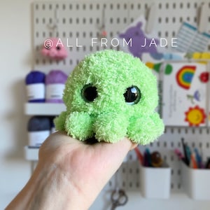 Crochet PATTERNS: The Mini Kawaii Octopus Family English/French image 7