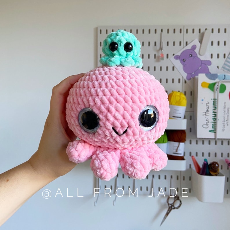 Crochet PATTERNS: The Mini Kawaii Octopus Family English/French image 6