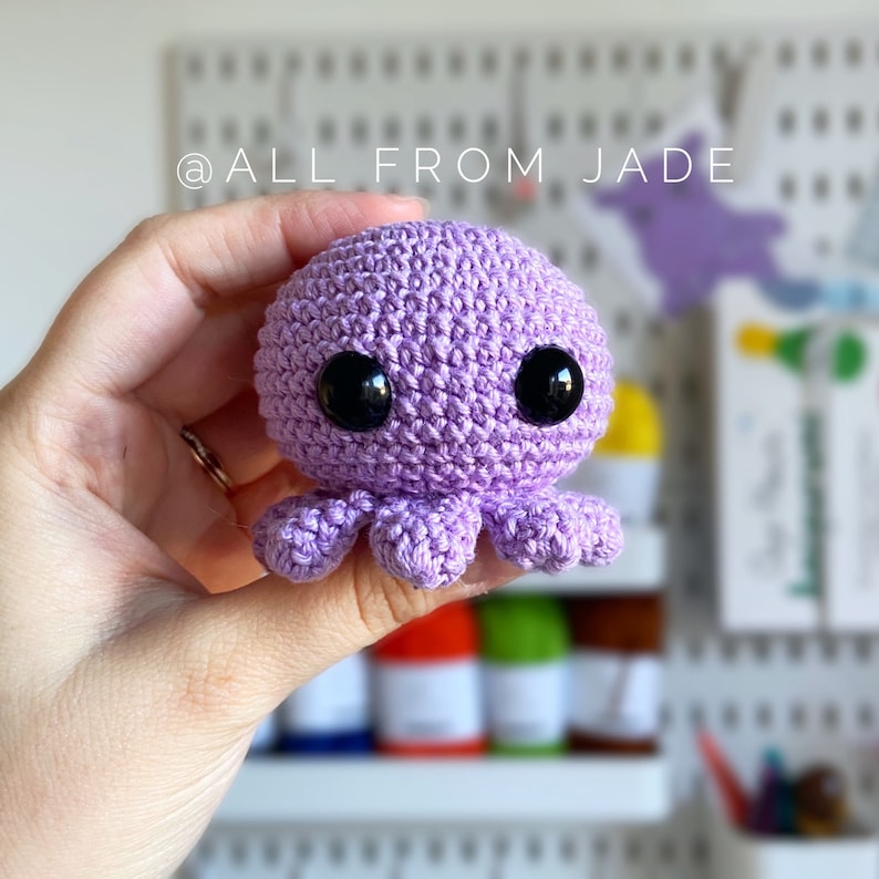 Crochet PATTERNS: The Mini Kawaii Octopus Family English/French image 10