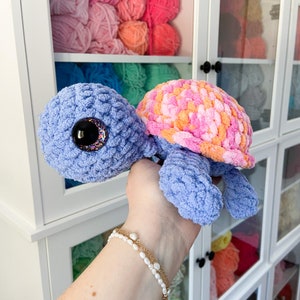 NO-SEW HAAKPATROON: Tiana de kleine zeeschildpad Engels/français afbeelding 7