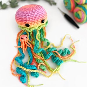 Crochet PATTERN NO SEWING required: Melinda and Joanna the Jellyfish Moms and their babies English/French image 4